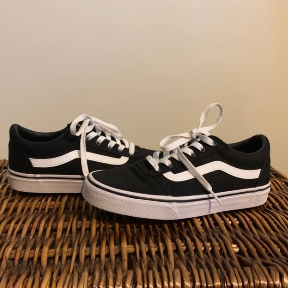 Vans women’s black size 7.5
